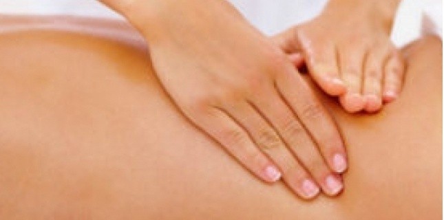 Massage du dos à Rennes -massage à l'huile ou habillé